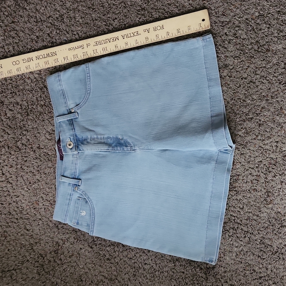 Gloria Vanderbilt "Amanda" jean shorts